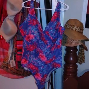 Xl woman's bathing suit